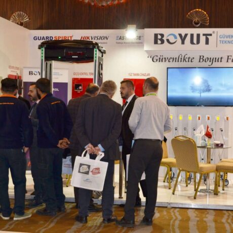 isaf exclusive 2020 01