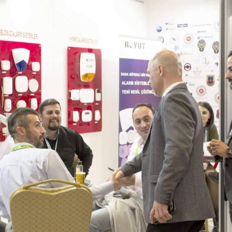 isaf exclusive 2020 08